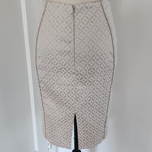 Elegant Cream Peplum Skirt Suit - Picture 15 of 16